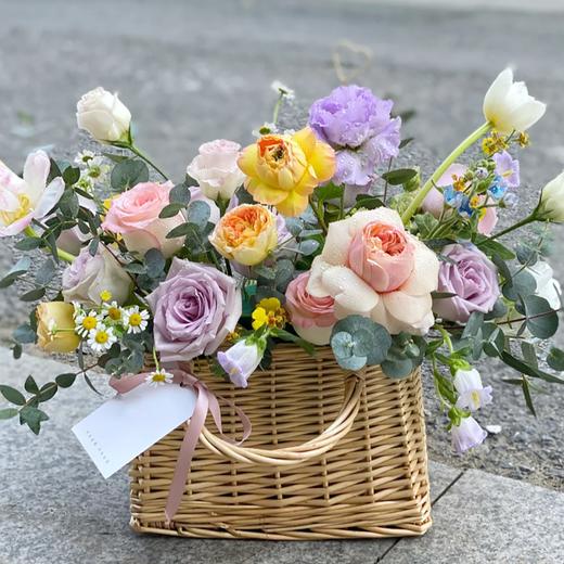 《如约而至》手提花篮 商品图0