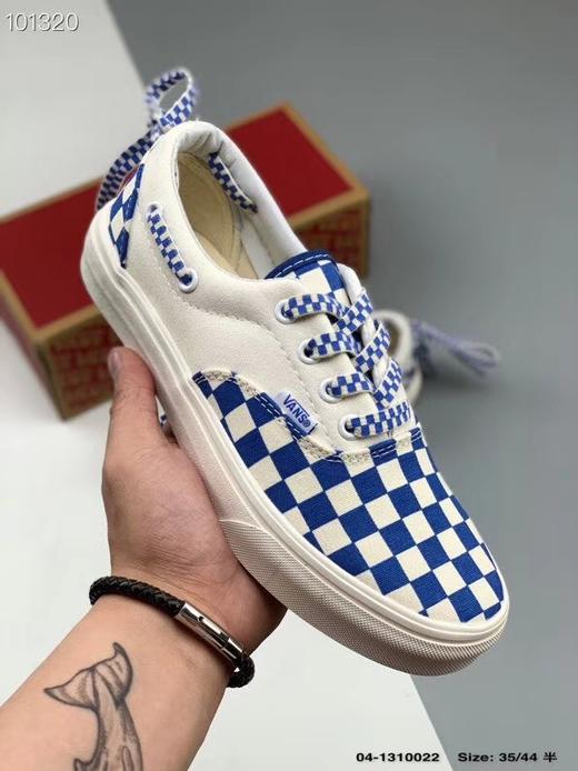 🎉🎉【新款上市】🎉🎉   万斯 Vans Authentic 官方同步新品 格子棋盘帆布 环绕格子鞋带 系带时尚板鞋 尺码：35-44（带半码） 代号：TQ-106 商品图0