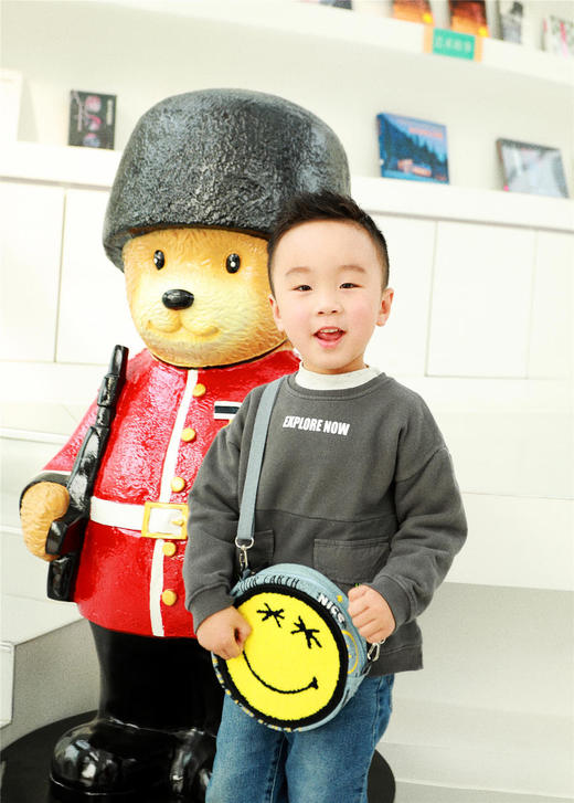 英国SMILEY WORLD 牛仔印花圆形手拿、双肩两用包 商品图0