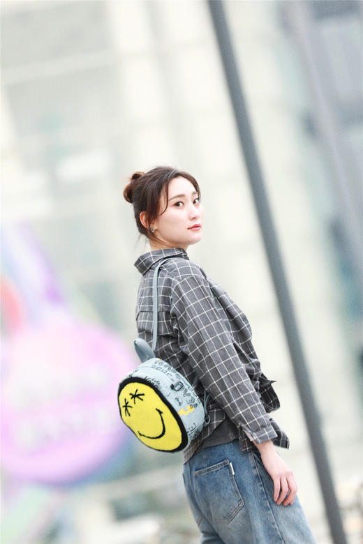 英国SMILEY WORLD 牛仔印花圆形手拿、双肩两用包 商品图3