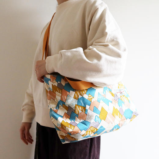 HUGOJIRO横版手提斜挎包插画小山峰 商品图3