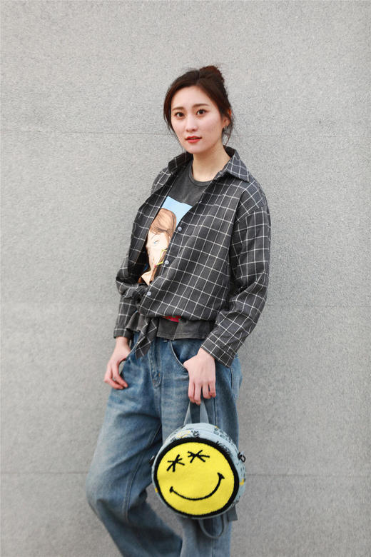 英国SMILEY WORLD 牛仔印花圆形手拿、双肩两用包 商品图2