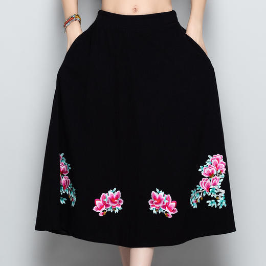 LFJR-TZ8748新品撞色V领复古民族绣花大码两件套 商品图5