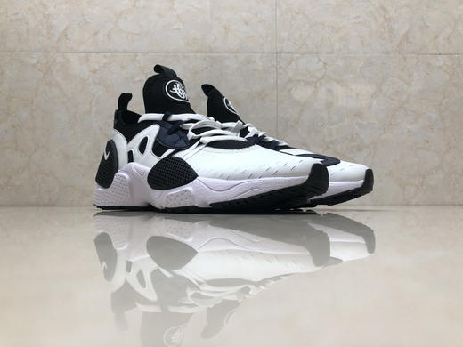 耐克NIKE HUARACHE E.D.G.E. TXT QS  华莱士7代机能跑步鞋 商品图10