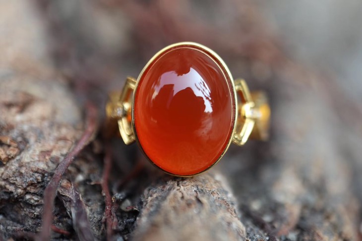 原矿南红18k戒指131102mm圈号14号保山料原矿南红冰红戒面镶嵌18k金伴