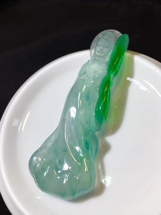 天然翡翠自在观音吊坠冰色佳面相好设计独特意境佳