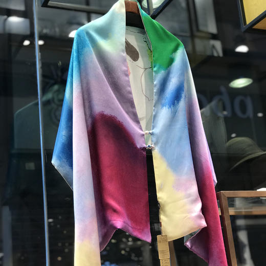 YOPOTA/优品堂“明媚秋色”重磅桑蚕丝缎面盘扣披肩围巾 商品图4