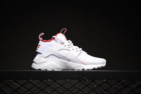 耐克华莱士Nike Air Huarache PU 材质跑步鞋