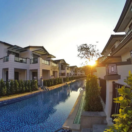 ￥580起入住韶关丰源温泉酒店1间1晚|含自助早餐+体验两大真温泉+徽派别墅+1.3公里网红威尼斯泳道+彩虹滑道！粤北网红打卡新地标，魅力丰源，徽派水上威尼斯~（有效期：26年3月31日） 商品图3