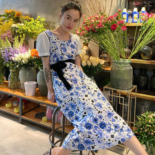 蓝色茉莉古典印花拼接水溶蕾丝野餐裙 商品图1