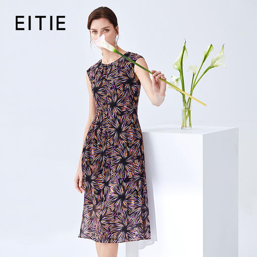 EITIE爱特爱夏季新款时尚减龄包肩袖收腰印花连衣裙女裙5907650 商品图0