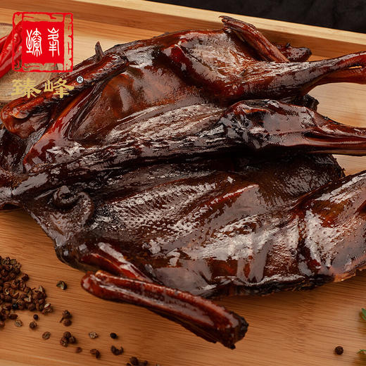 臻峰 湖南特产酱板鸭 真空整只酱鸭熟食小零食正宗手撕鸭肉风干 商品图1