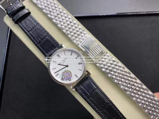 TW 古典 珍珠陀 【最高品质版本】百达翡丽古典表系列5120超薄自动机械表。简约至极 和原装一样的偏心珍珠陀机芯复制表。 鳄鱼皮表带，烧搪瓷盘面，包白金。仿表界第一枚偏心摆陀  百达翡丽古典5120 商品图4