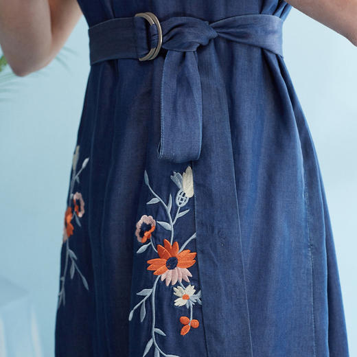 欧芮儿夏装新款大圆领刺绣牛仔连衣裙 商品图3