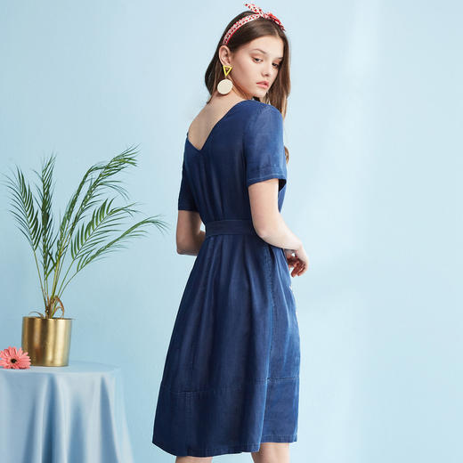 欧芮儿夏装新款大圆领刺绣牛仔连衣裙 商品图2