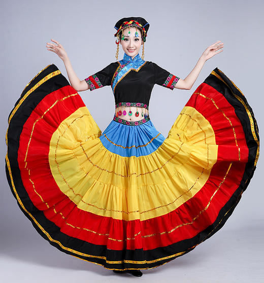 彝族七彩大摆裙民族舞蹈演出服