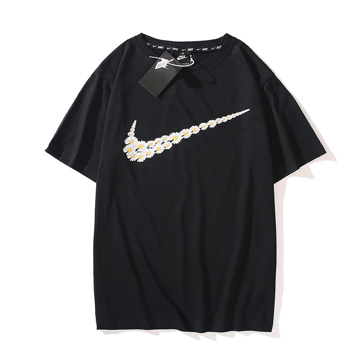 限量抢购nike耐克创意小雏菊权志龙同款大钩休闲运动情侣短袖nk1109