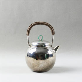 《银波万里》绿环钮彩波纹银壶