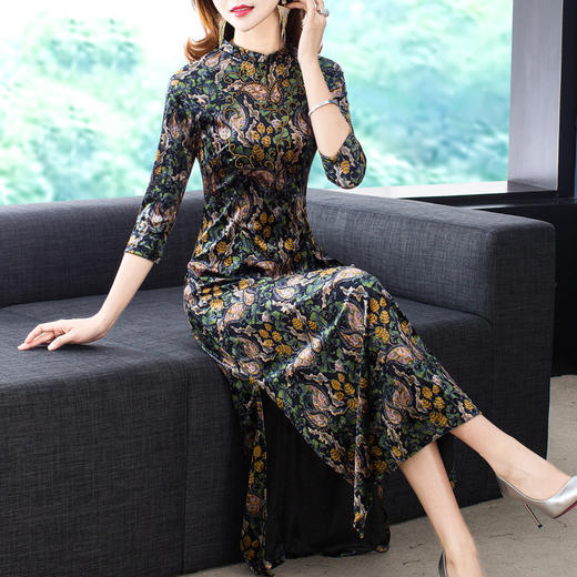 HT-09120301新款高端复古大码碎花丝绒裙子 商品图0