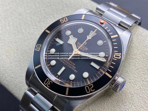 ZF帝舵碧湾系列M79030N-0001腕表，红三角，金时标，小尺寸，巧妙融合品牌传统美学与当代制表工艺，极尽复古韵味。 商品图13