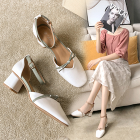 【服饰鞋包】夏季凉鞋 包头一字搭扣女鞋复古方头浅口奶奶鞋