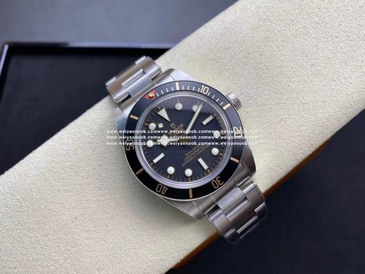 ZF帝舵碧湾系列M79030N-0001腕表，红三角，金时标，小尺寸，巧妙融合品牌传统美学与当代制表工艺，极尽复古韵味。 商品图12