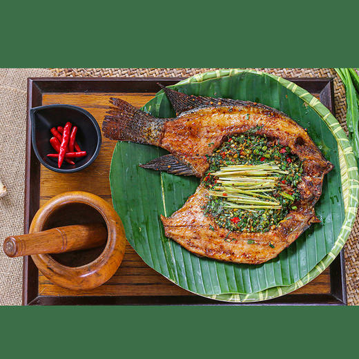 云南西双版纳傣族人家特色香茅草烤鱼500g