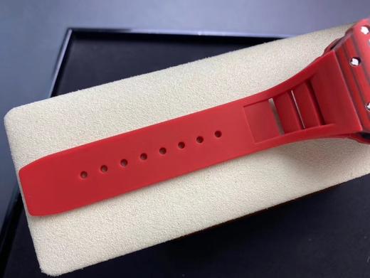 【RICHARD MILLE】理查德 RM12-01NTPT真陀飞轮 非凡运动镂空流线型手表，机芯手动上链机芯，机芯桥板融入赛车底盘的灵感元素，镂空基板以4枚钛合金桥板固定，直接呈现机芯的运动，两支指 商品图9