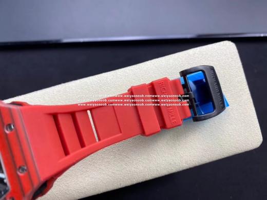 【RICHARD MILLE】理查德 RM12-01NTPT真陀飞轮 非凡运动镂空流线型手表，机芯手动上链机芯，机芯桥板融入赛车底盘的灵感元素，镂空基板以4枚钛合金桥板固定，直接呈现机芯的运动，两支指 商品图6