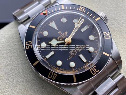 ZF帝舵碧湾系列M79030N-0001腕表，红三角，金时标，小尺寸，巧妙融合品牌传统美学与当代制表工艺，极尽复古韵味。 商品图14