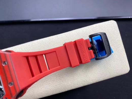 【RICHARD MILLE】理查德 RM12-01NTPT真陀飞轮 非凡运动镂空流线型手表，机芯手动上链机芯，机芯桥板融入赛车底盘的灵感元素，镂空基板以4枚钛合金桥板固定，直接呈现机芯的运动，两支指 商品图10