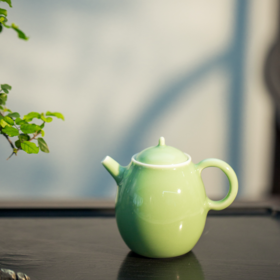 「茶器」粉青釉榴尊壶