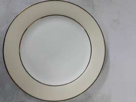 8寸淡黄色陶瓷盘子