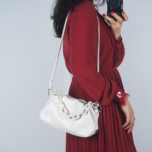 2020夏季新款云朵包女饺子包包女时尚单肩包女韩版小众手提包 商品图0