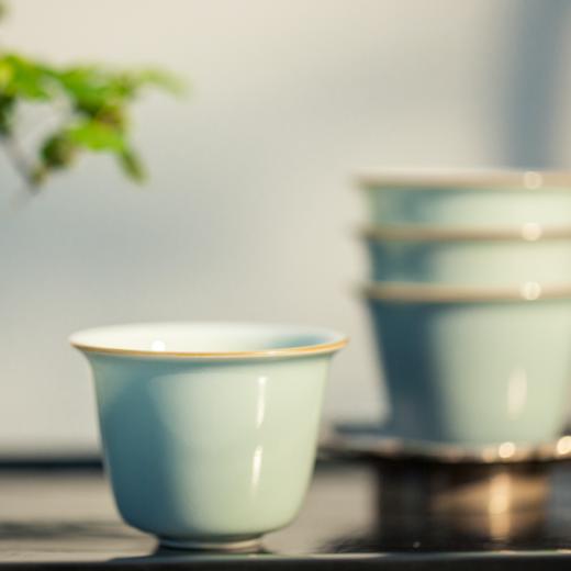 「茶器」天蓝釉奇古杯 商品图0
