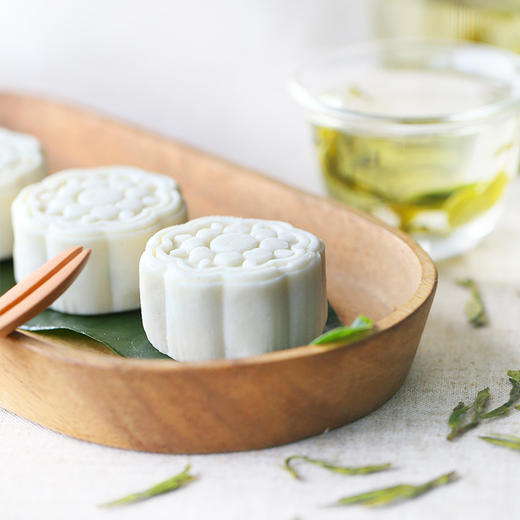 物喜 · 龙井茶糕 | 采用明前龙井茶粉制作，一口酥软，满口茶香 商品图0