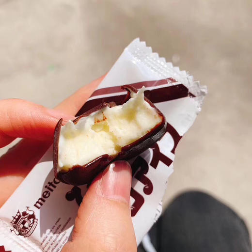 日本🇯🇵MEITO名糖香草🌿巧克力🍫球冰淇淋，比利时巧克力➕南美洲香草➕稀奶油来自日本的冰醇浓情一口融化在嘴里的味道，还没细细品味又拆一颗[偷笑][偷笑] 商品图0