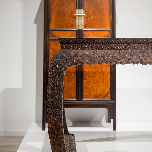 紫檀满雕灵芝纹膨牙鼓腿大画桌 商品图4