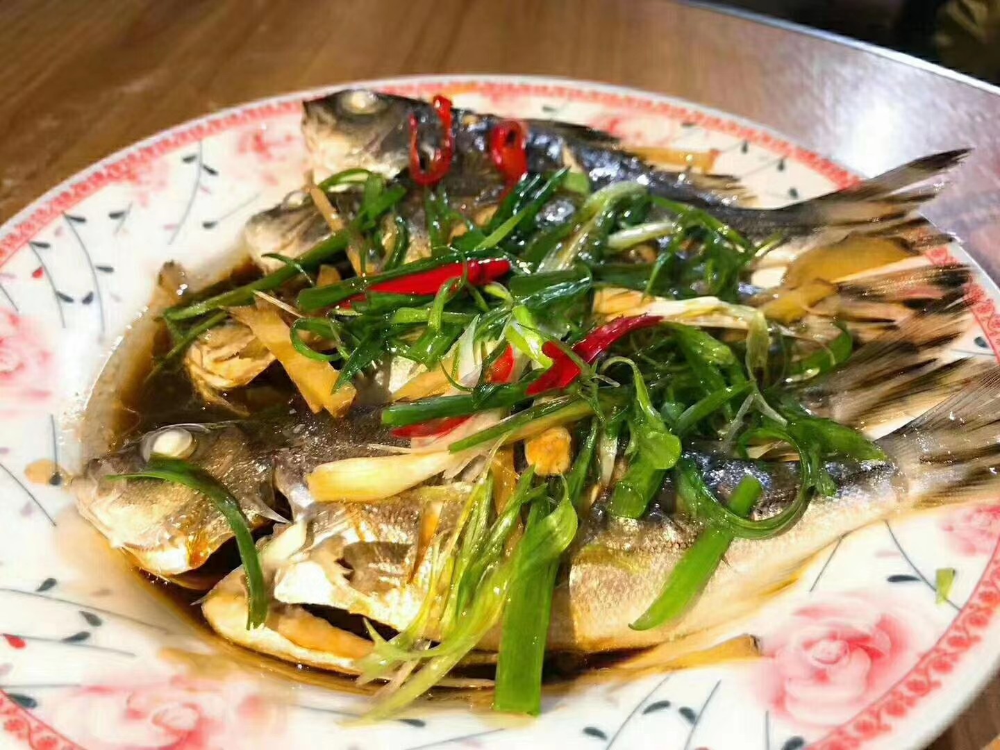 野生三线鱼也叫斑猪鱼是潮汕地区著名的好鱼营养价值高当天现捕现发杀