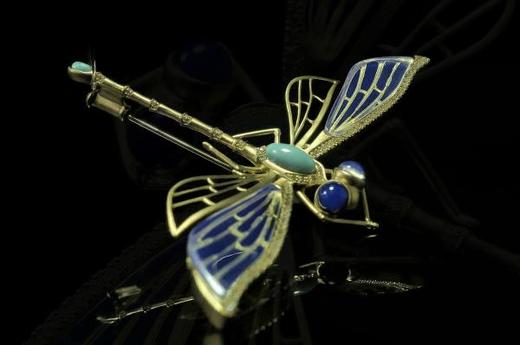 多米尼加蓝珀18K喷砂黄金镶钻蜻蜓胸针 绿松点缀 商品图3