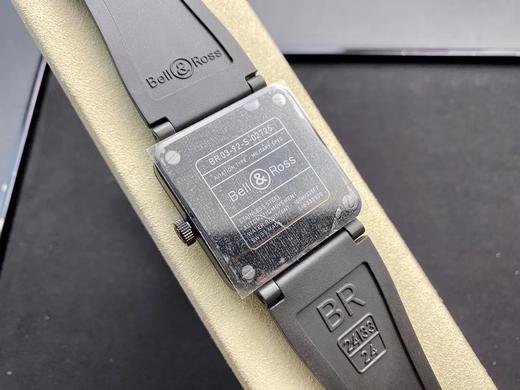 BR最新力作 柏莱仕 Bell&Roas  全新BR 03高科技陶瓷腕表 无惧严苛环境挑战首款方形陶瓷腕表 

柏莱士不懈在制表领域力争上游，尤以尖端技术应用最见真章，从品牌的首枚飞行表及军表可见一斑 商品图13