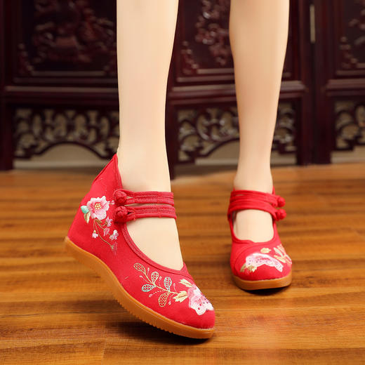 LF-858-1新款国色天香绣花布鞋民族风牛筋底内增高广场舞蹈妈妈单鞋WY 商品图1