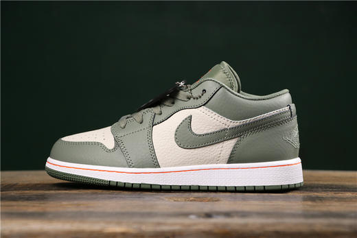 乔丹/Air Jordanaj1 AJ1 乔丹1代 乔1低帮系列 Air Jordan 1 Low GS 黑紫葡萄漆皮斑马纹白黑豆沙绿尼克斯黑蓝橙 商品图2