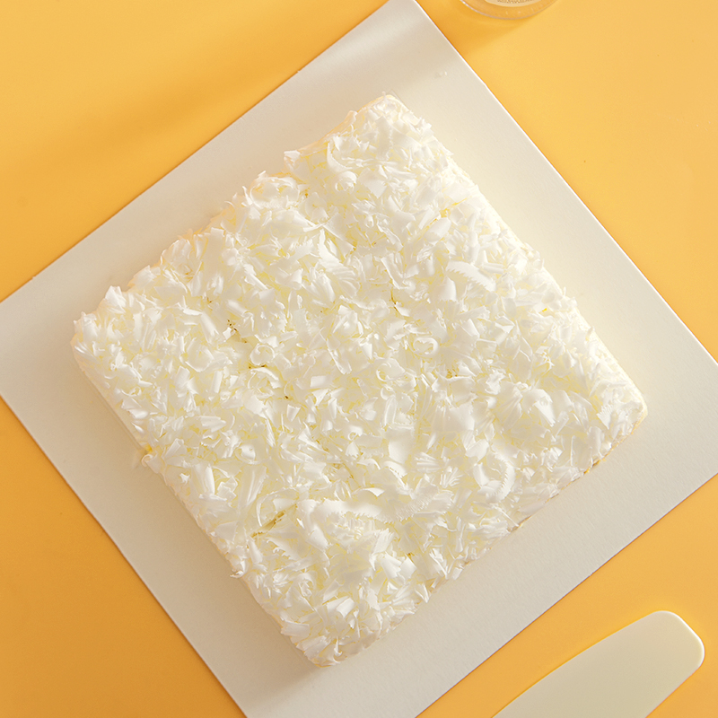 榴莲飘雪下午茶 共九块 约15cm *15cm 配刀叉碟 无生日帽和生日蜡烛