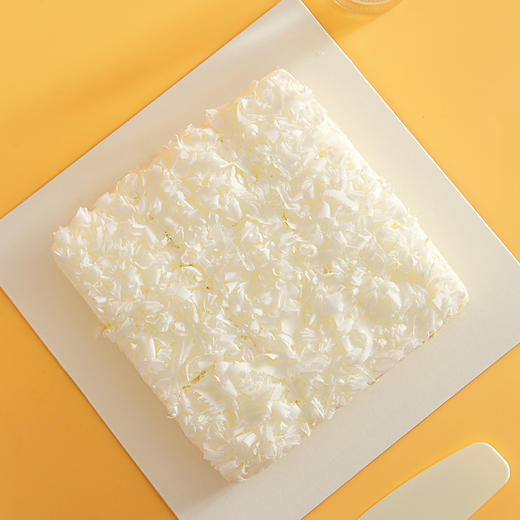 榴莲飘雪下午茶 共九块 约15cm *15cm 配刀叉碟 无生日帽和生日蜡烛 商品图0