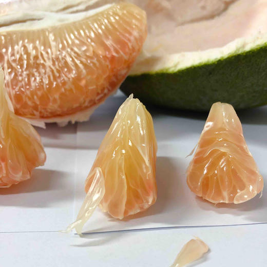 【送礼】越南翡翠红柚,青皮,果肉红黄渐变色非常好看,入口嫩中带脆