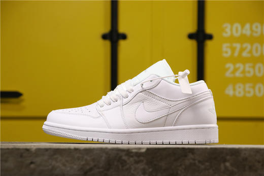 乔丹/Air Jordan aj1 AJ1 乔丹1代 乔1 乔1低帮系列 Air Jordan 1 low "Lakers"黒脚趾绿 黑红脚趾 黑扣碎新黑脚趾全白南海岸白黄湖人黑曜石黑黄脚趾珍珠奶茶 商品图3