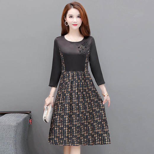 YWE HQX2058印花修身显瘦中长款气质优雅连衣裙 商品图1