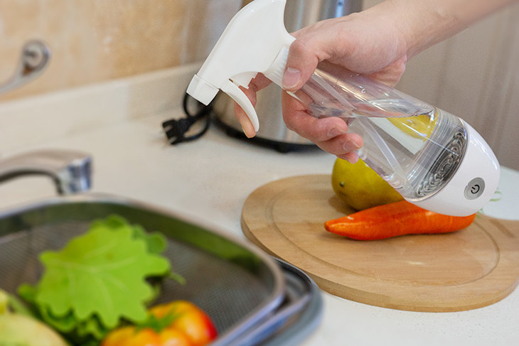 不过需要注意一点, 对于入口的食物用具,消毒后一定要用清水冲洗,减少