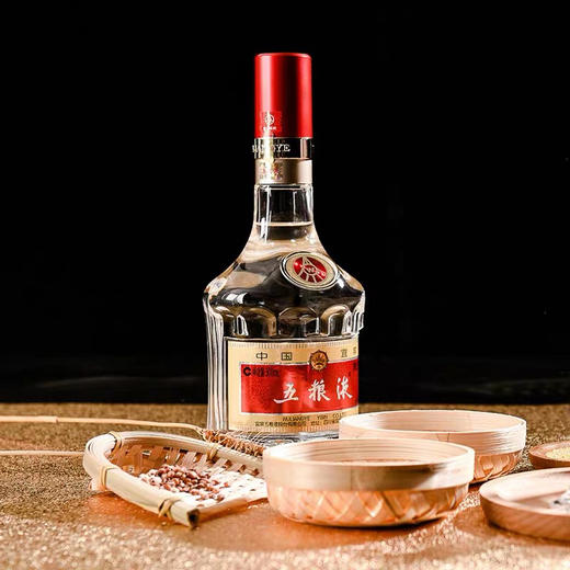 b1f 新五粮液 52度 500ml